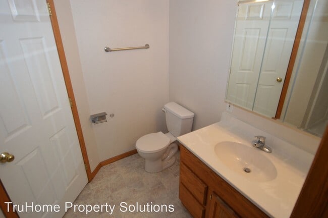 Building Photo - 3 br, 2.5 bath House - 2144 Knightsbridge ...