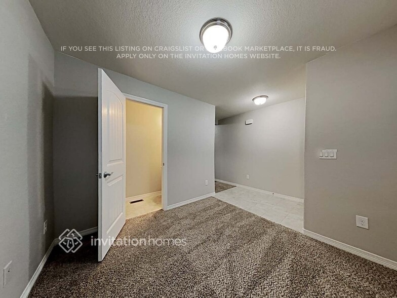 Building Photo - 10864 Nolin Dr