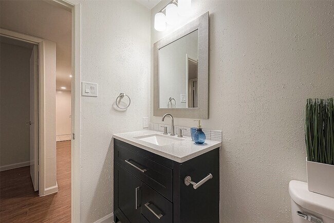 Building Photo - 16810 Sweno Ct