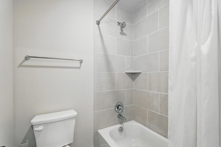 Building Photo - 3003 Wind Knot Way