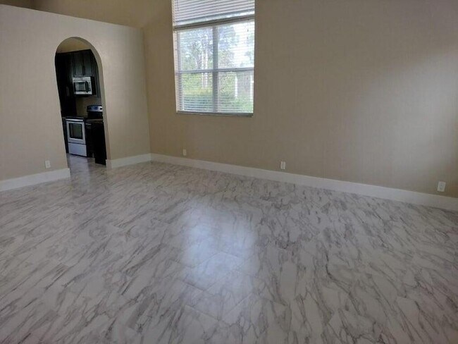 Building Photo - 5671 Sunberry Cir