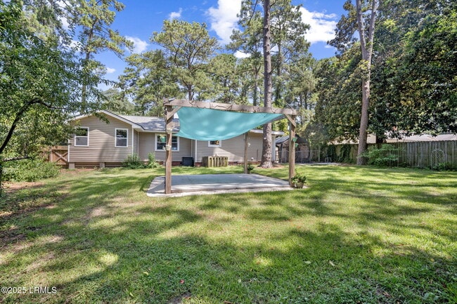 Building Photo - 2410 Pine Ct N