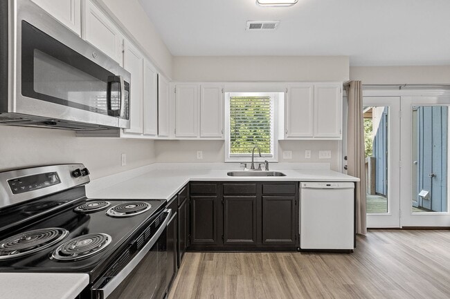 Building Photo - 4362 Hunters Club Dr