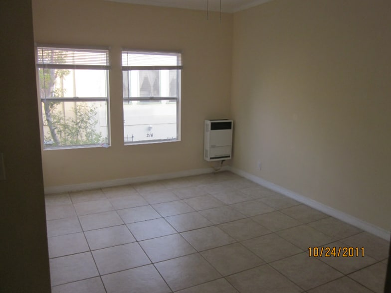 Building Photo - 209 Columbia Pl