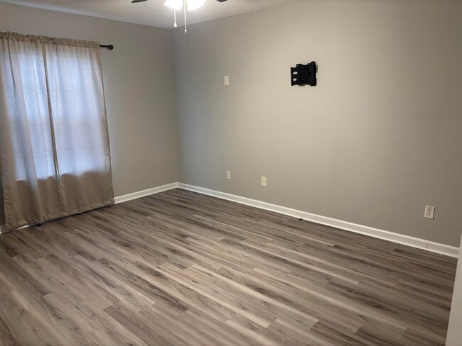 Building Photo - 4010 Calypso Dr