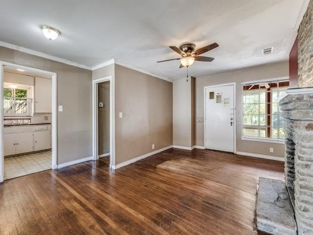 Building Photo - 9127 San Fernando Way