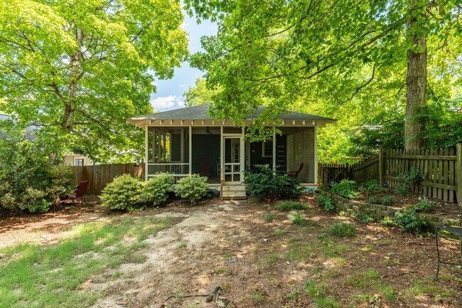 Building Photo - Downtown Raleigh Bungalow: Available September 11th