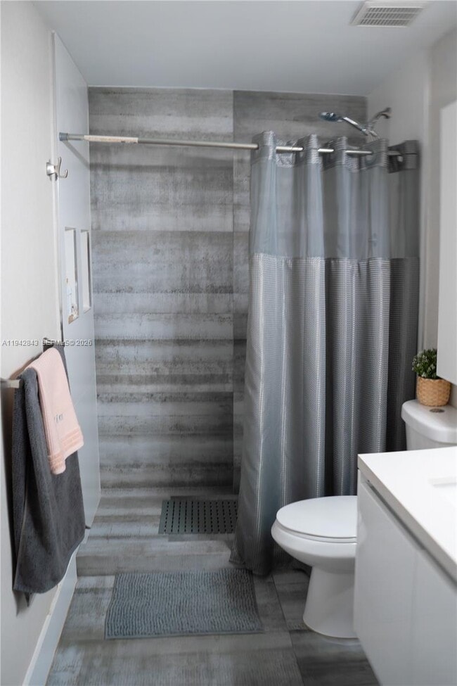 Building Photo - 6670 NW 114th Ave