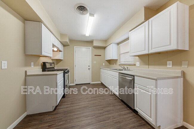 Building Photo - 106 Winn Ave