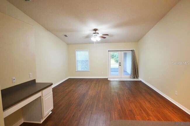 Building Photo - 42 Farmsworth Dr
