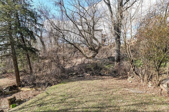 Building Photo - 2233 Milligan Ave