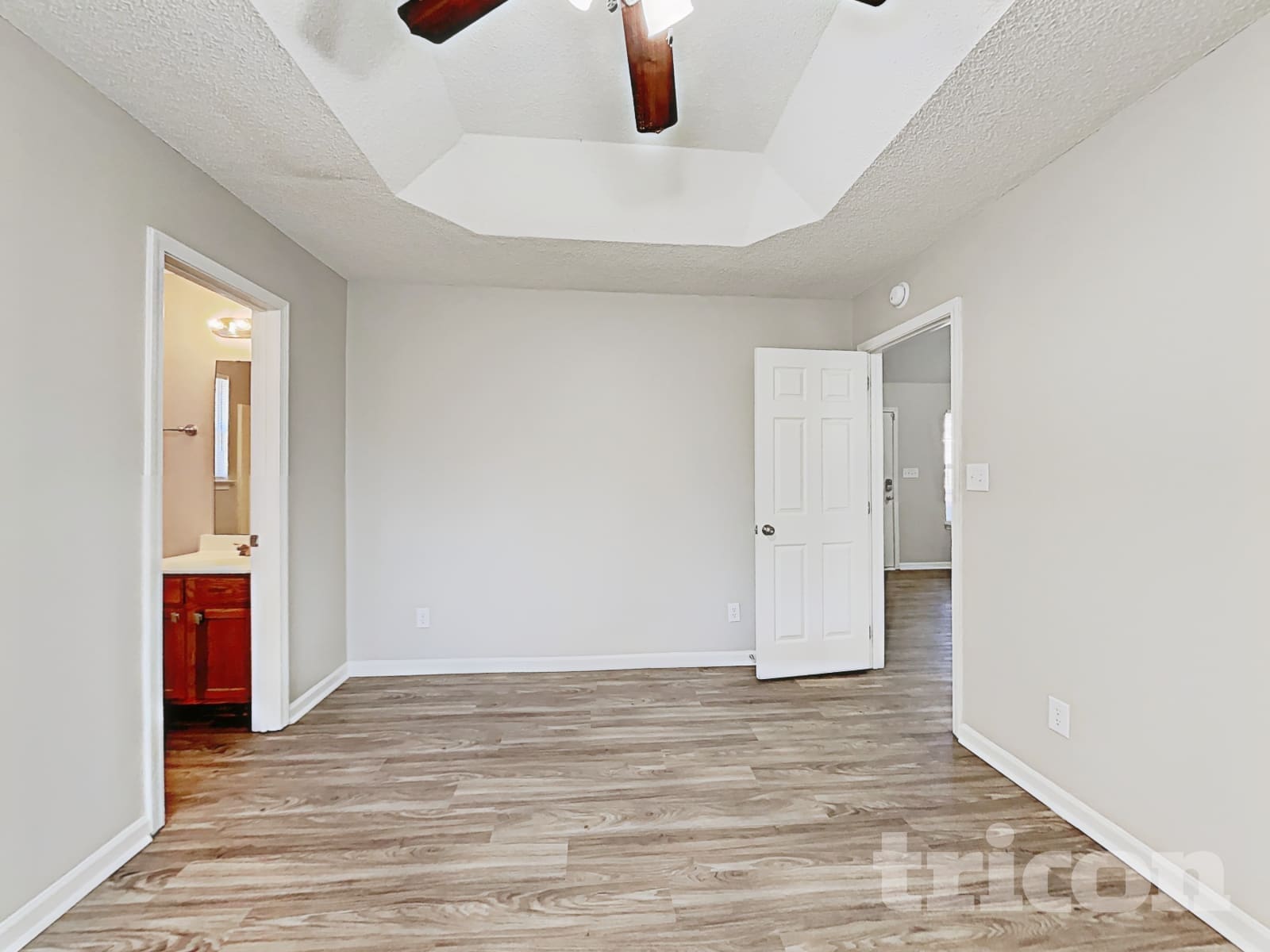 Building Photo - 9408 Northwoods Forest Dr