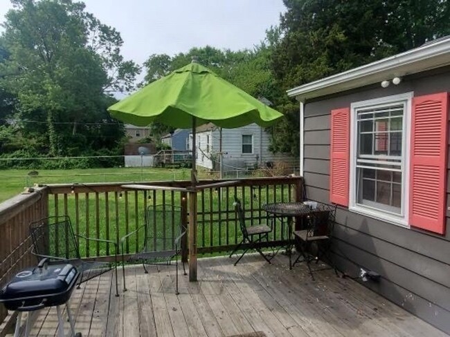 Building Photo - Bungalow style home off of Staples Mill on...