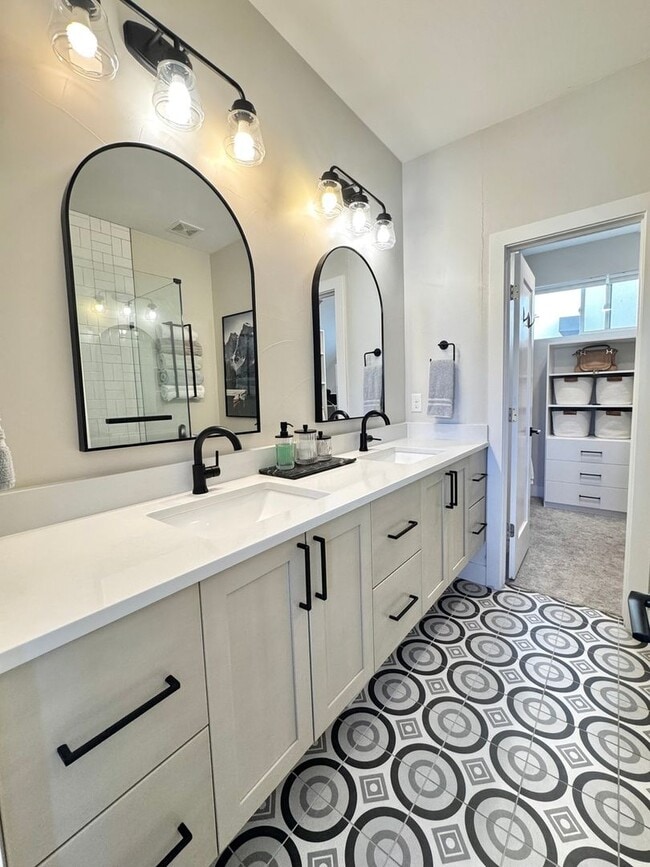 Building Photo - 1788 W 32nd Ave