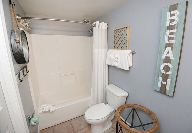 Building Photo - 104 Gulfside Ct