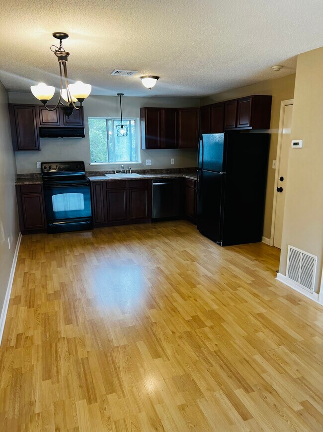 Kitchen - 5455 N Main St