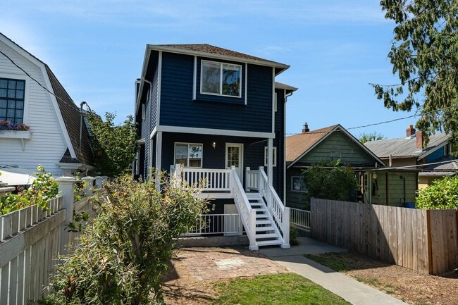 Building Photo - 3Bd/3.25Ba Seattle House