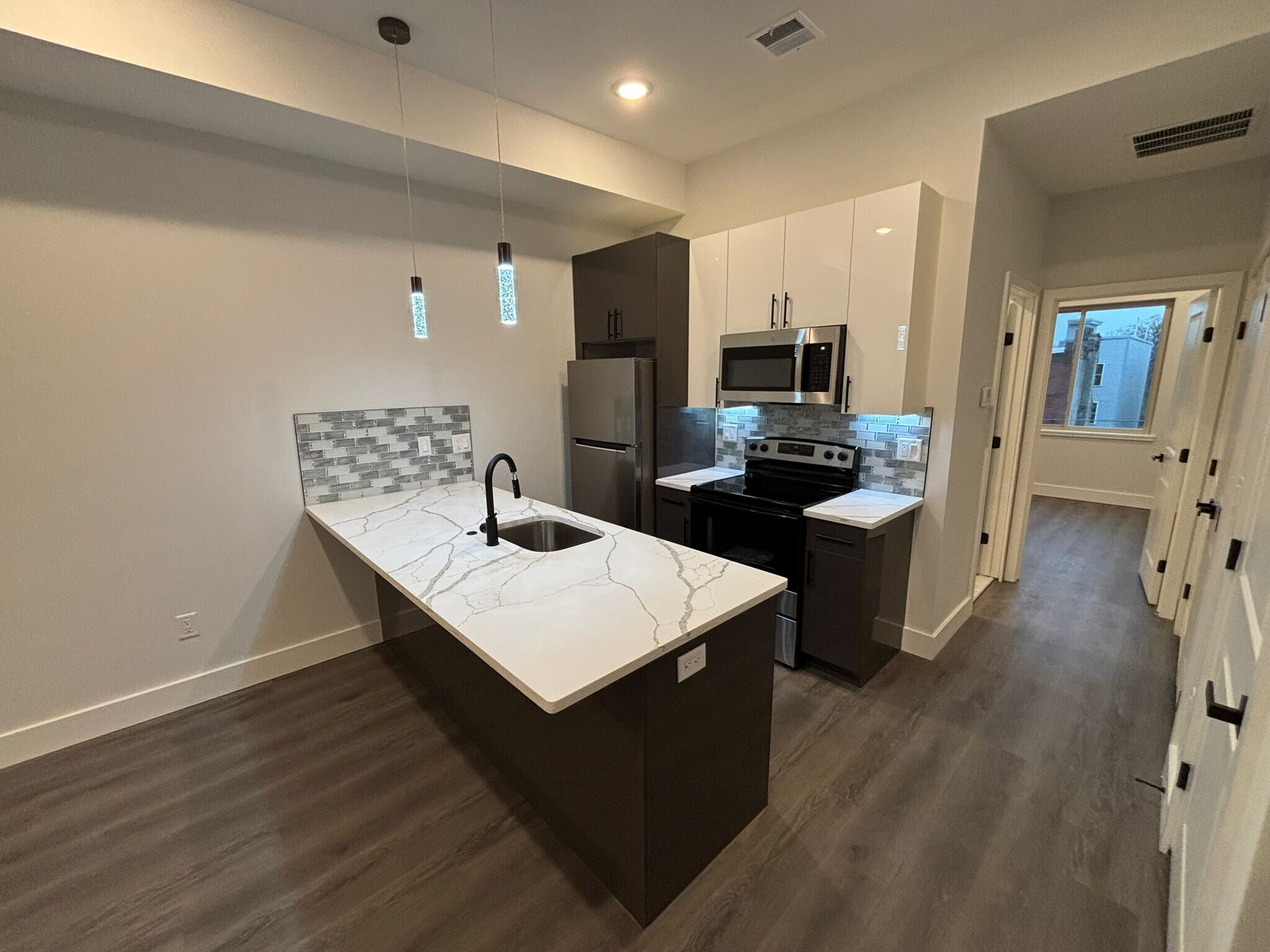 Building Photo - 713 N 42nd St