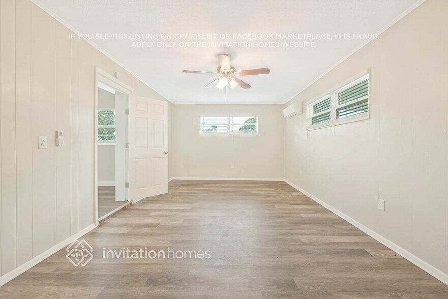 Building Photo - 2412 Martinwood Dr