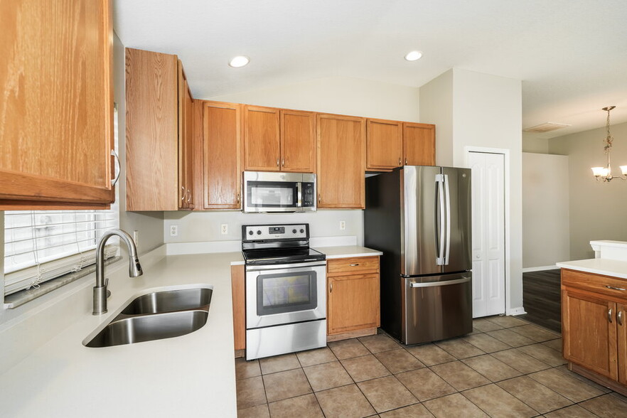 Building Photo - 4204 Knob Lake Ct