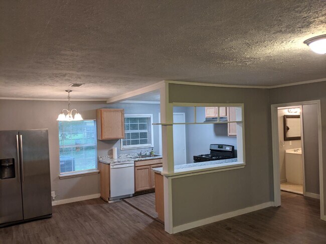 Building Photo - 6831 St Augustine St