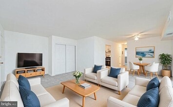 Building Photo - 5200 Quincy St