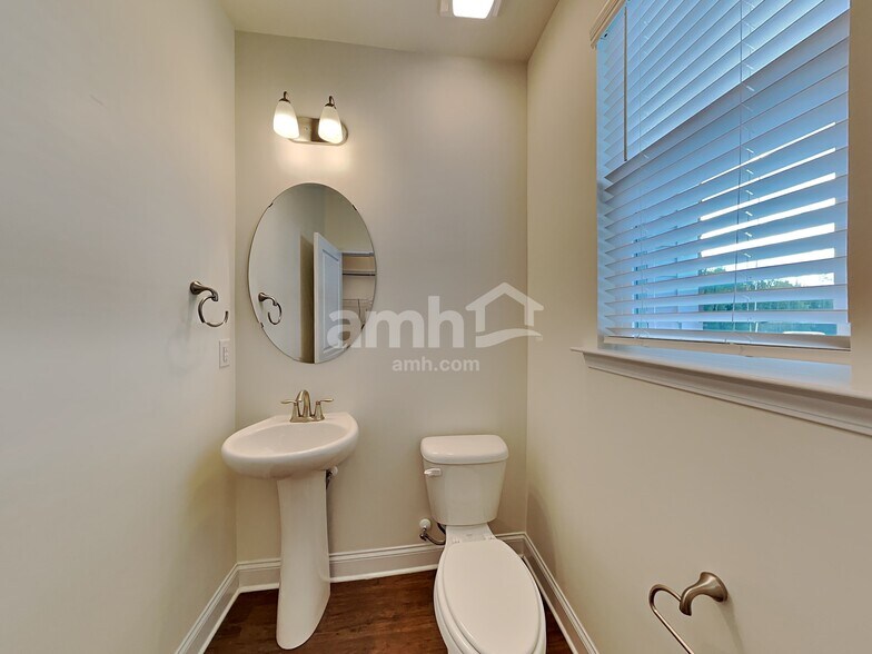 Building Photo - 113 Samara Ln