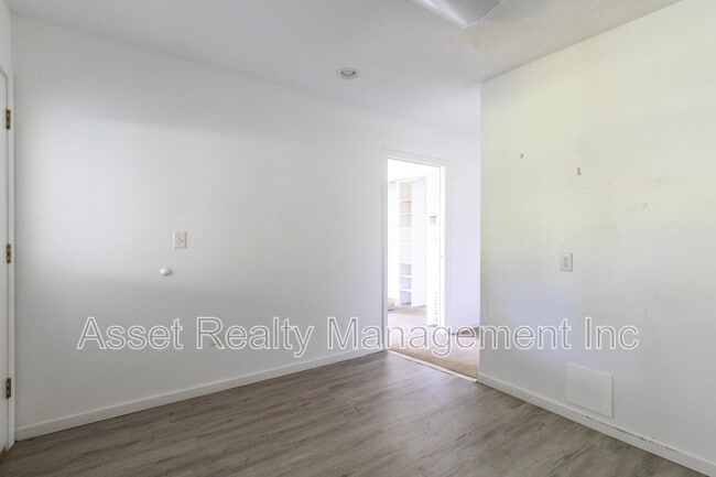 Building Photo - 2084 Allenridge Dr