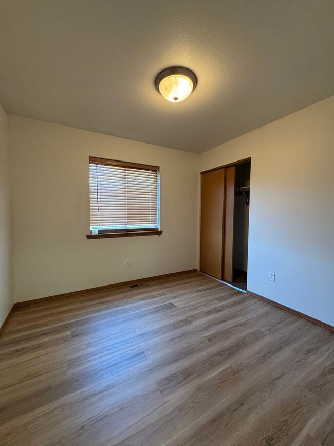 Building Photo - Modern 3BR/2BA Rental with Large Kitchen & Living Room