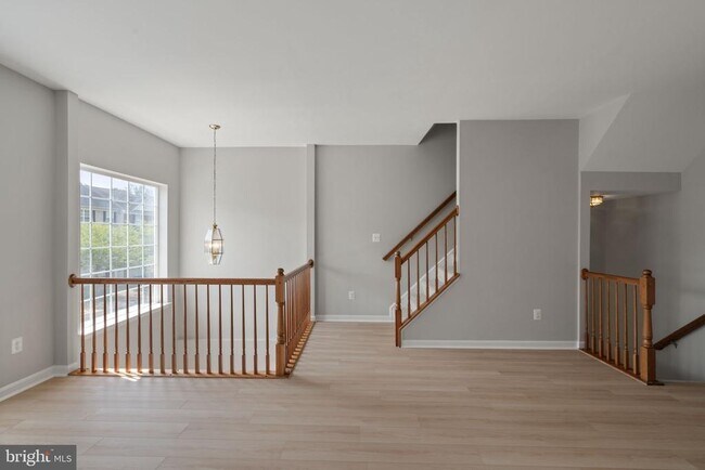 Building Photo - 1026 Longview Ln
