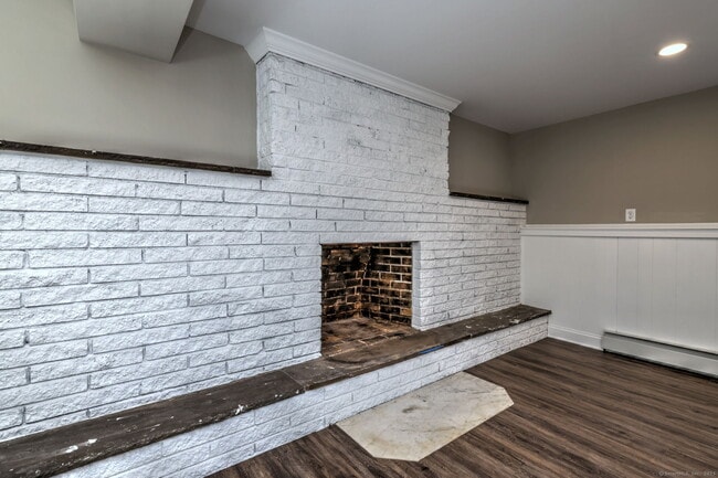 Building Photo - 155 Pastors Walk