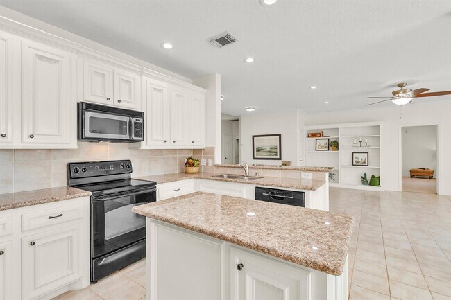 Building Photo - 147 April Waters Dr W