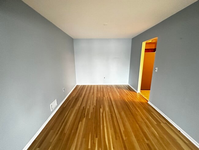 Building Photo - 609 Sussex St