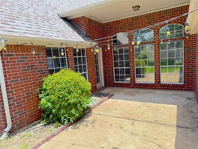 Building Photo - 4231 Lake Terrace Ct