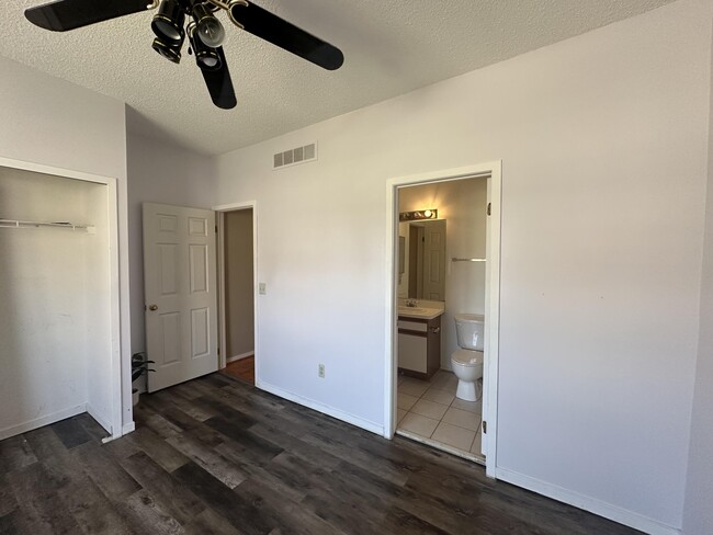 Building Photo - 41785 Independence Dr