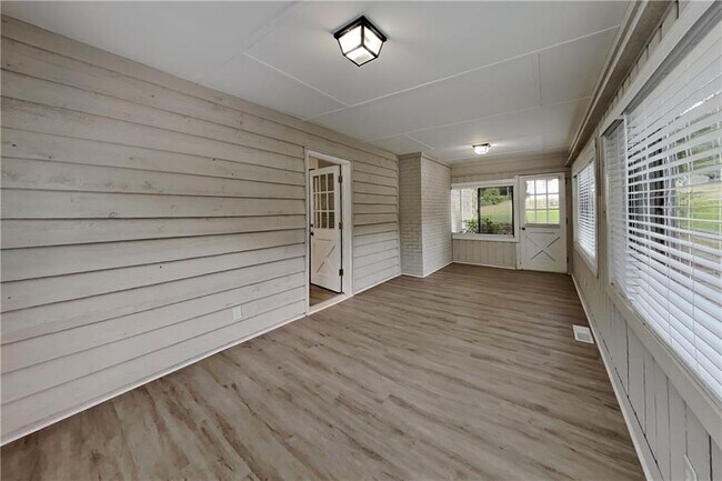 Building Photo - 255 St Patrick Dr SW