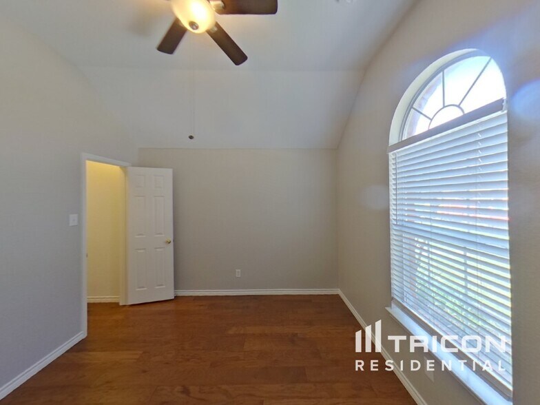 Building Photo - 1512 Autumnmist Dr
