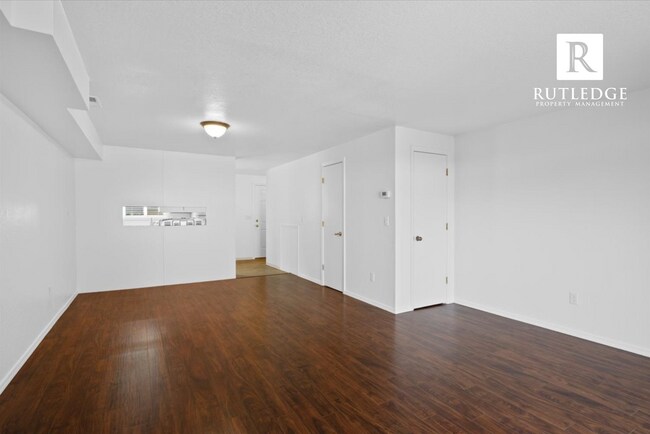 Building Photo - 826 Bennett Ave