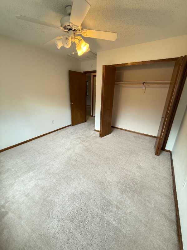 Building Photo - 6262 Willow Ln