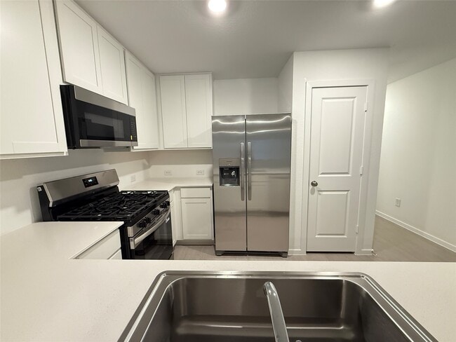 Building Photo - 16802 Old Wagon Wy