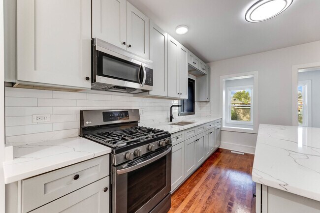 Building Photo - 2508 Kenilworth Ave