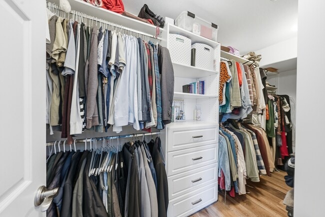 Building Photo - 125 S Juanita Ave