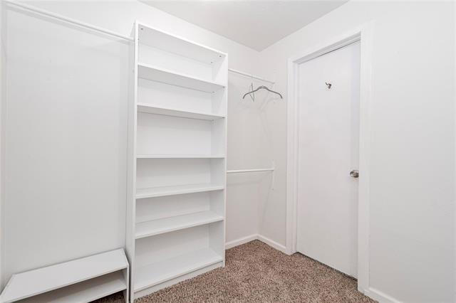 Building Photo - 10438 High Hollows Dr