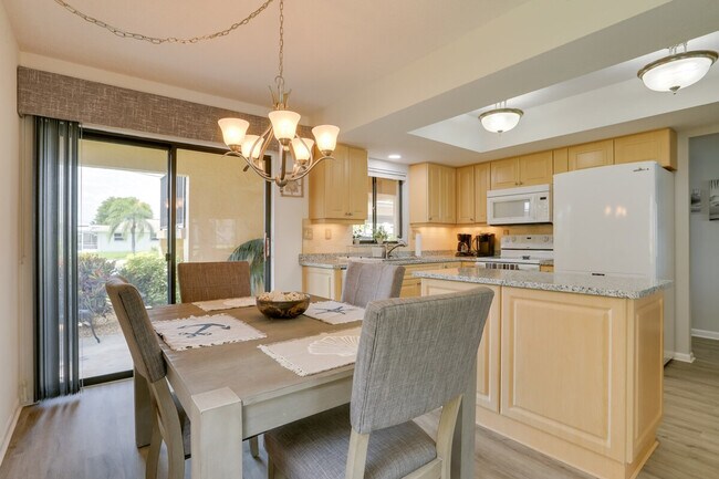 Building Photo - 3722 SE 12th Ave