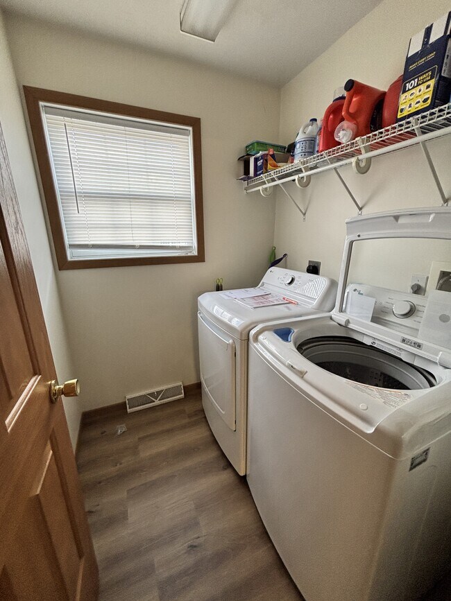 Building Photo - 864 Tremont St