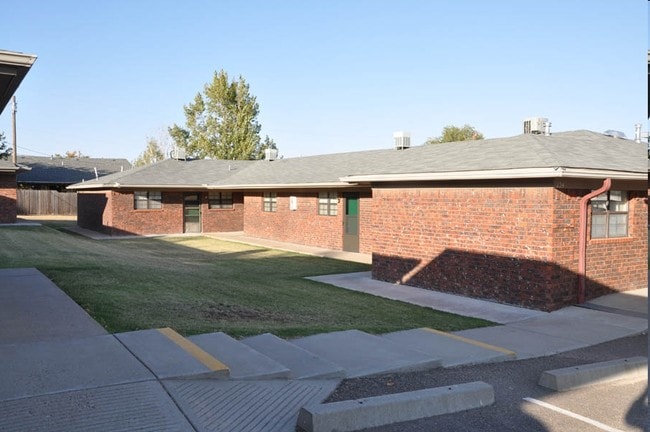 Building Photo - Brierwood Apartments