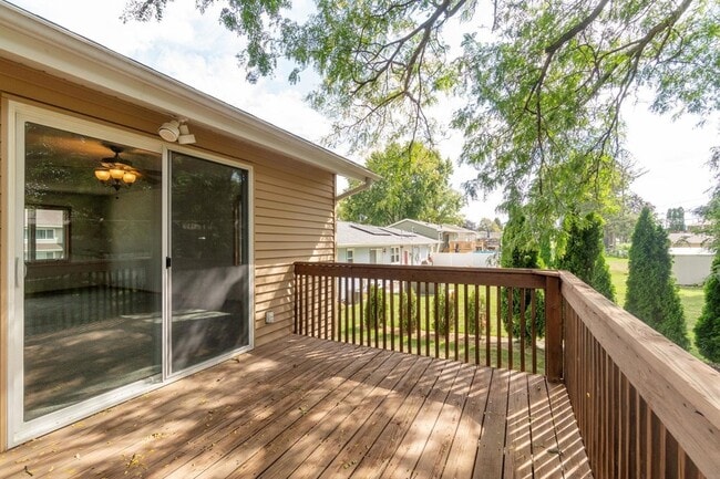 Building Photo - 418 Colby Rd