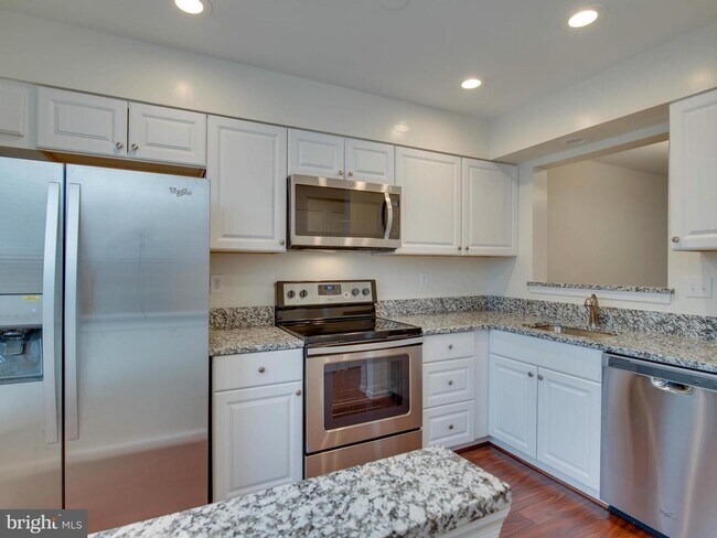 Kitchen 1 - 2858 Lester Lee Ct