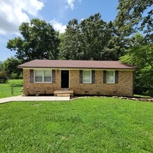 Building Photo - 2128 Wildwood Rd
