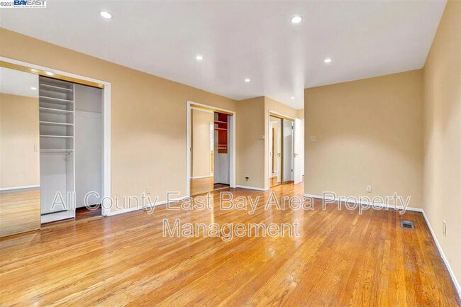 Building Photo - 1740 Ganges Ave